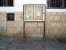 Tablón de anuuncios municipal en Masías.