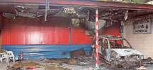 Sede de Protección Civil de Moncada incendiada.