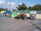 Basura en la calle en Masías.