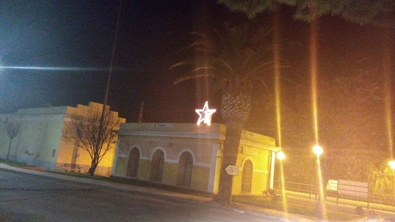 El centro cívico en Navidad.