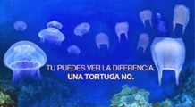 Anuncio sobre bolsas de plástico en el mar.