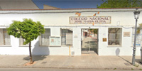 Fachada escuela de adultos.